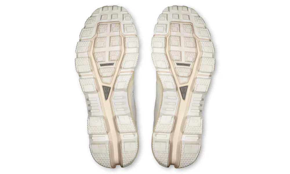 On Cloudventure Loewe 2 "Eggshell"