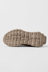 ALO Runner Gravel