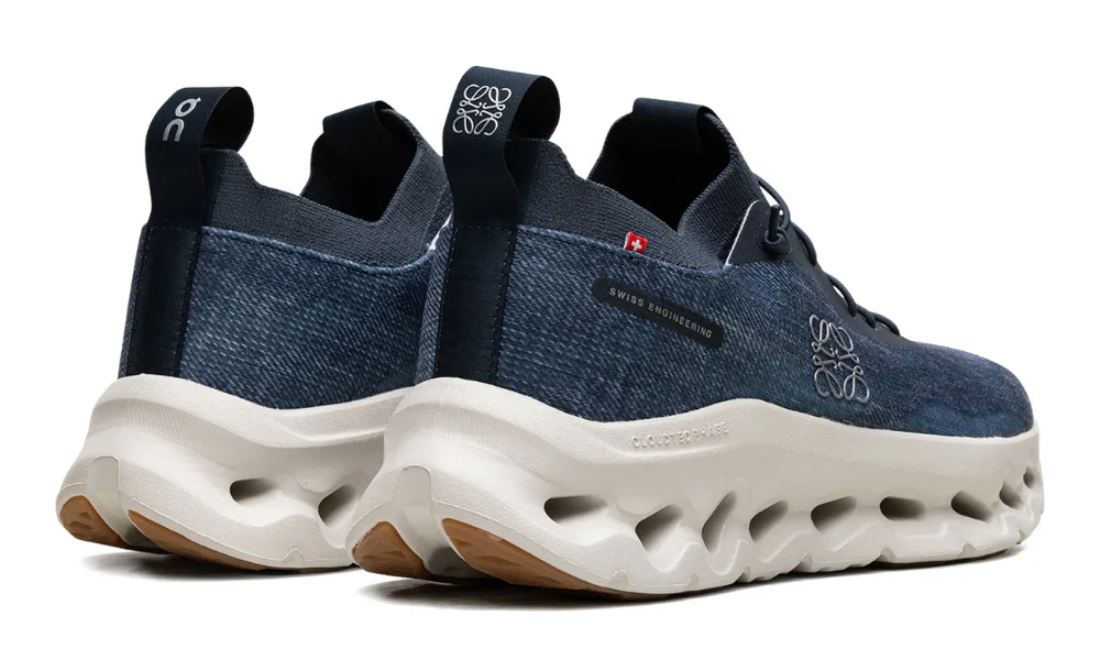 Loewe x On Running Cloudtilt "أزرق الدنيم"
