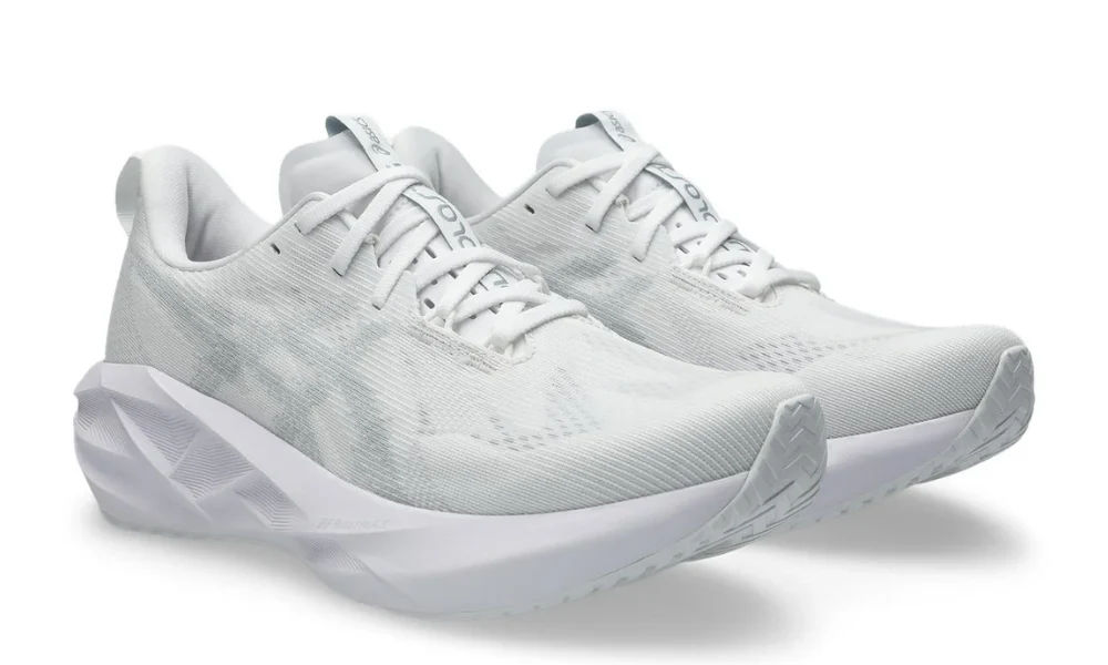 Asics Novablast 5 'White / Piedmont Grey'