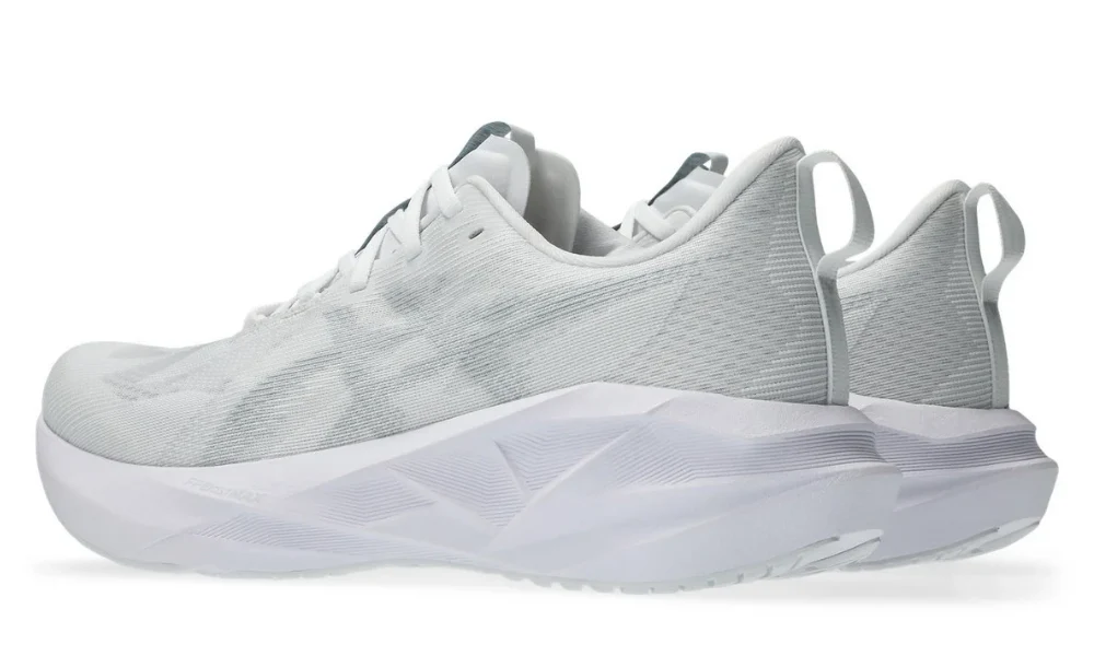 Asics Novablast 5 'White / Piedmont Grey'