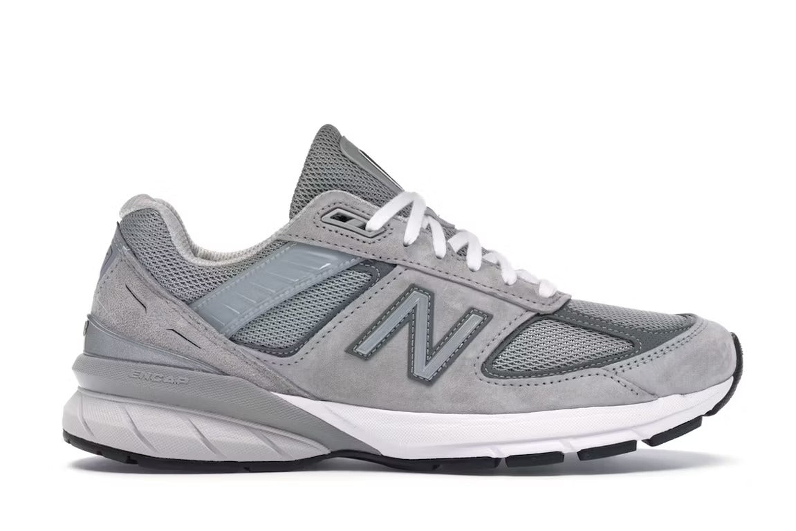 حذاء نيو بالانس 990v5 باللون الرمادي