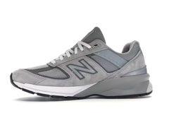 حذاء نيو بالانس 990v5 باللون الرمادي