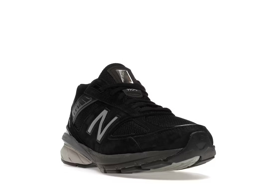 حذاء نيو بالانس 990v5 أسود