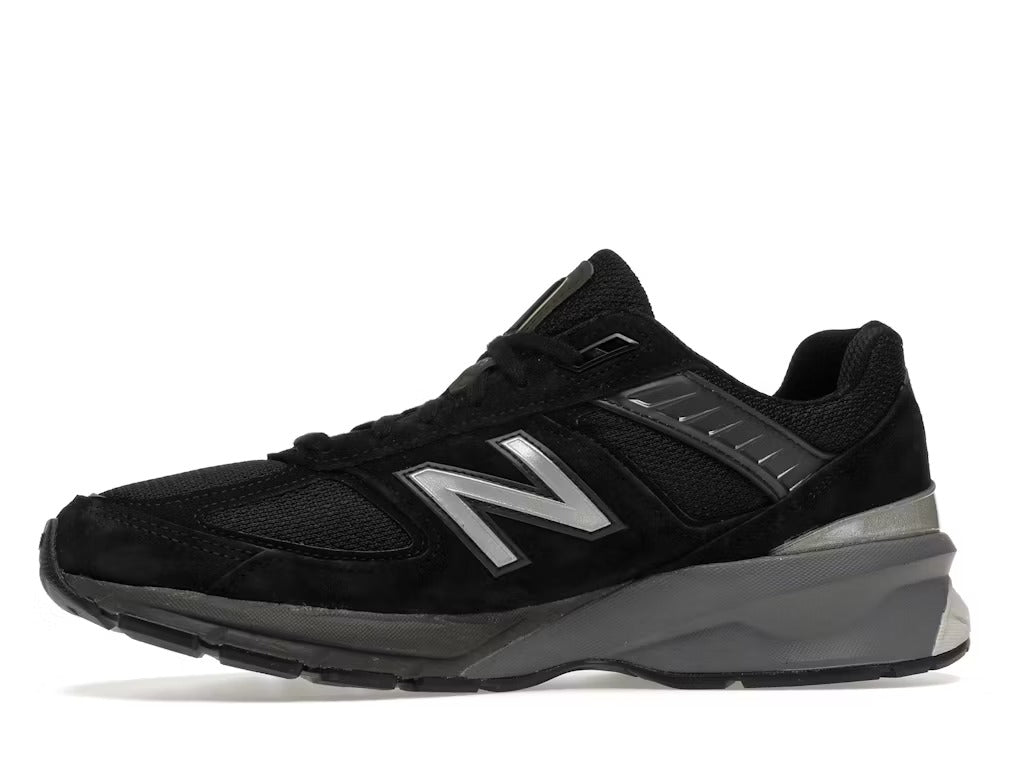 حذاء نيو بالانس 990v5 أسود